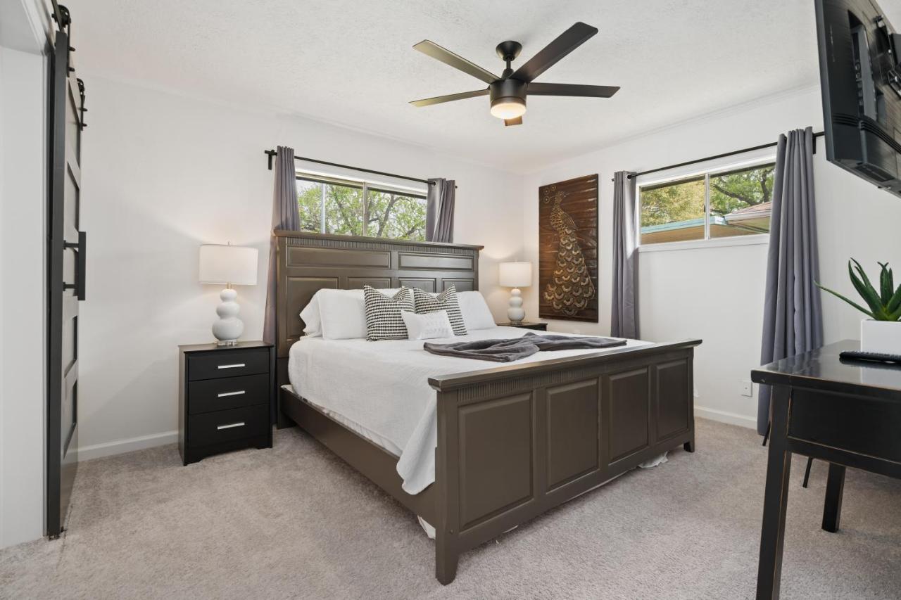 The Gated Modern Home Near Nrg And Medical Center Houston Exterior foto